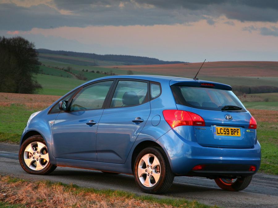  Kia Venga 2009 года  (UK) (фото 11 из 16)
